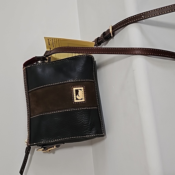 Dooney Bourke small crossbody - Picture 1 of 5